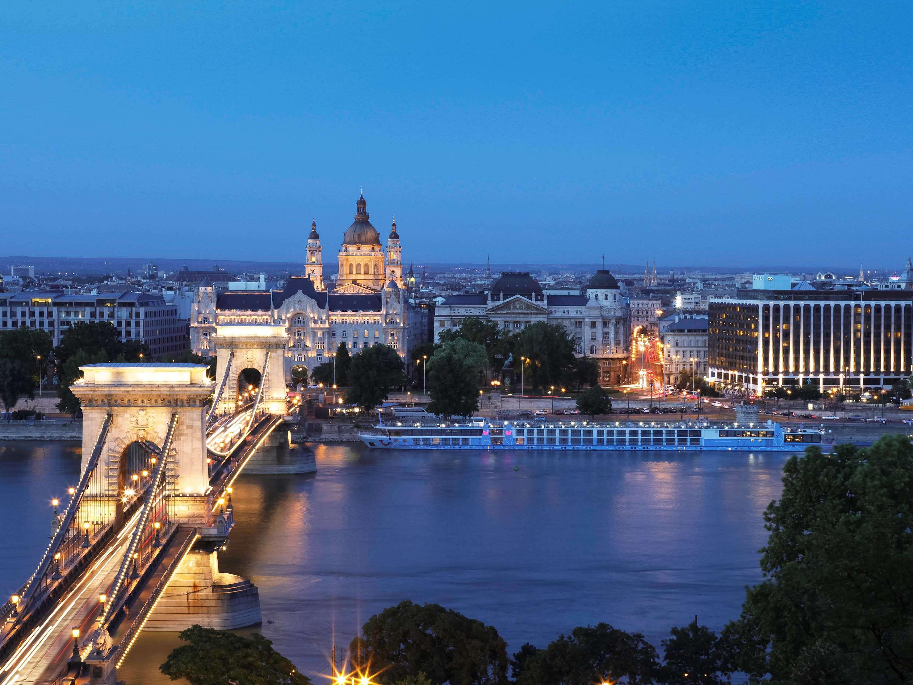 Sofitel Budapest Chain Bridge Bagian luar foto
